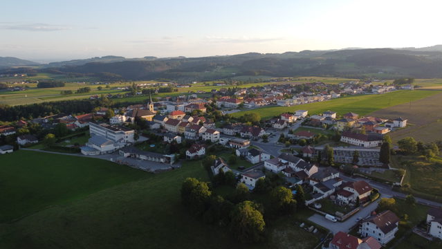 Alberndorf in der Riedmark von Nordosten