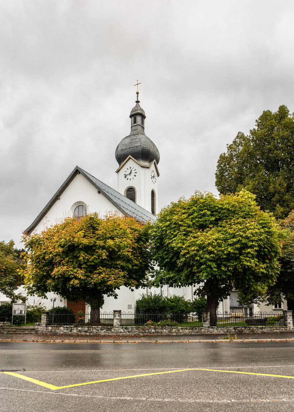 Maria Himmelfahrt Ilanz – barocke Altäre aus mehreren Bündner Kirchen