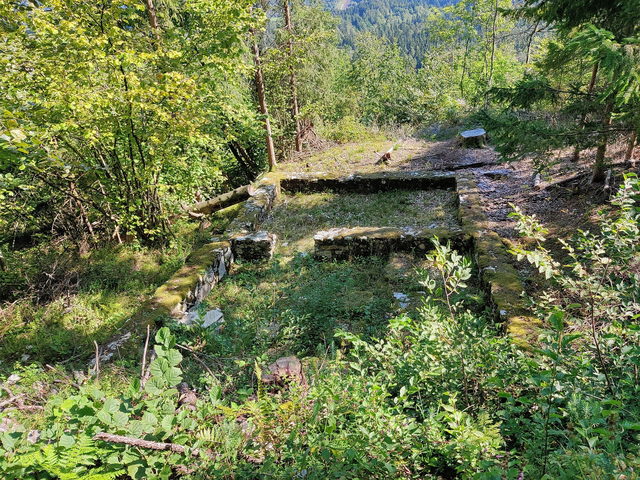Historische Mauerreste am Tscheltschnigkogel