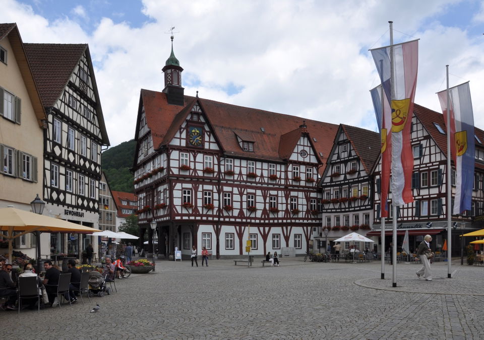 Uracher Schäferlauf 2027 – Trachten, Festzug und schwäbisches Brauchtum