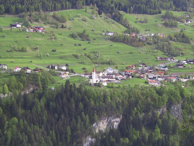 Ortszentrum von Imsterberg im Tiroler Oberinntal