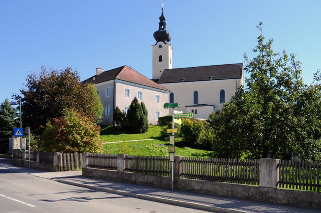 Pfarrkirche im Ortsbild von Oberndorf an der Melk