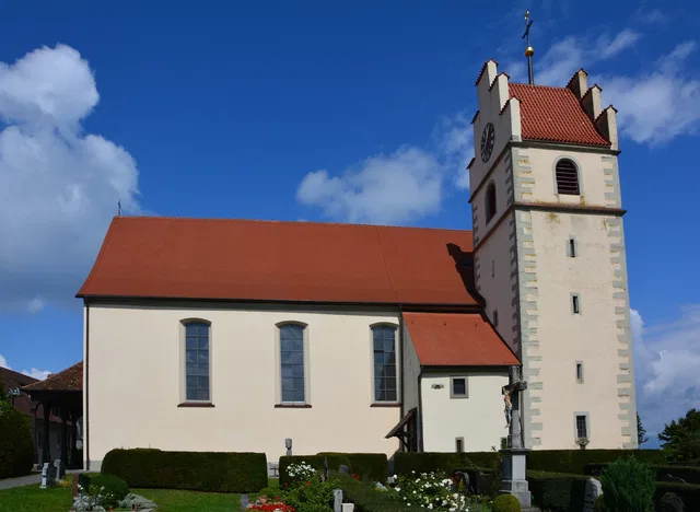 St. Johann und Vitus in Horn auf der Höri mit Staffelgiebelturm