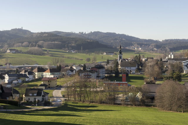 Gesamtansicht von Ampflwang im Hausruckwald