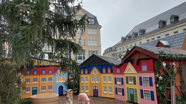 Weihnachtsmärkte im Erzgebirge und Chemnitz 2026: Holzkunst, Pyramiden und Bergparaden