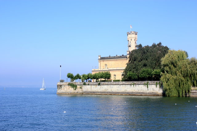 Schloss Montfort in Langenargen am Bodenseeufer