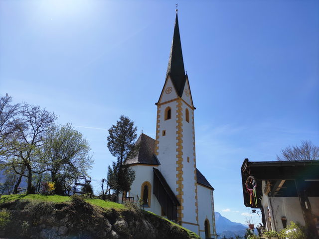 St.-Nikolaus-Kirche oberhalb von Ebbs