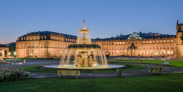 Neues Schloss und Schlossplatzbrunnen in Stuttgart