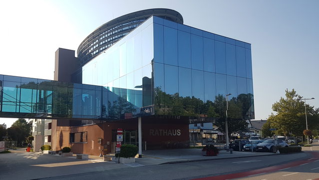 Rathaus von Laakirchen im Ausgangsort der Radrunde