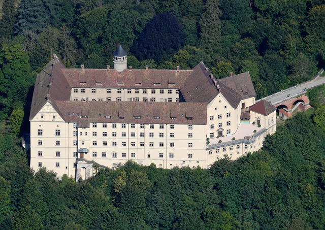 Luftaufnahme von Schloss Heiligenberg am Bodensee