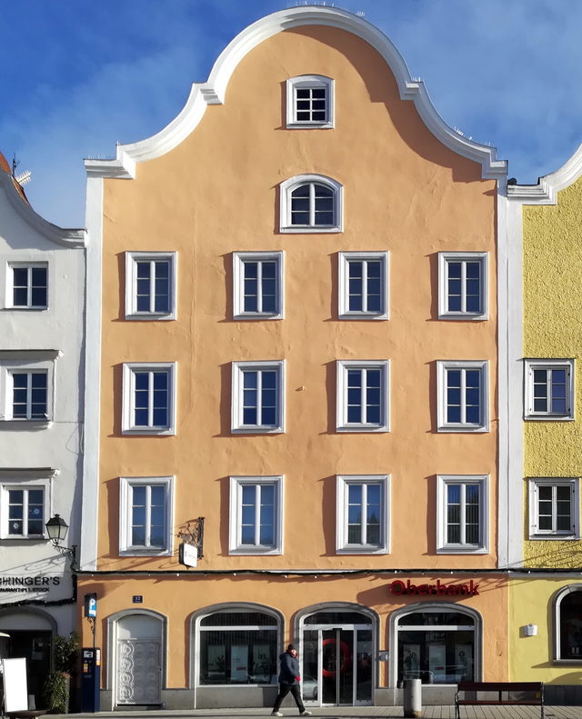 Barocke Fassade der Silberzeile in Schärding außerhalb des Krampuslaufs