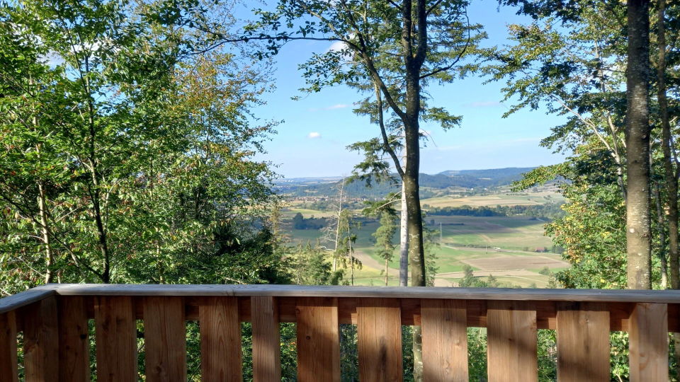Druckele bei Gaildorf – Holzplattform mit Blick ins Kochertal