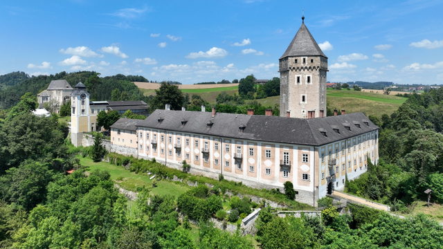 Schloss Neuhaus in St. Martin im Mühlkreis von Süden