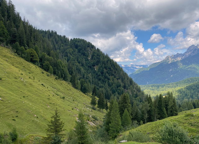Berglandschaft im Weißbachtal bei Waidring