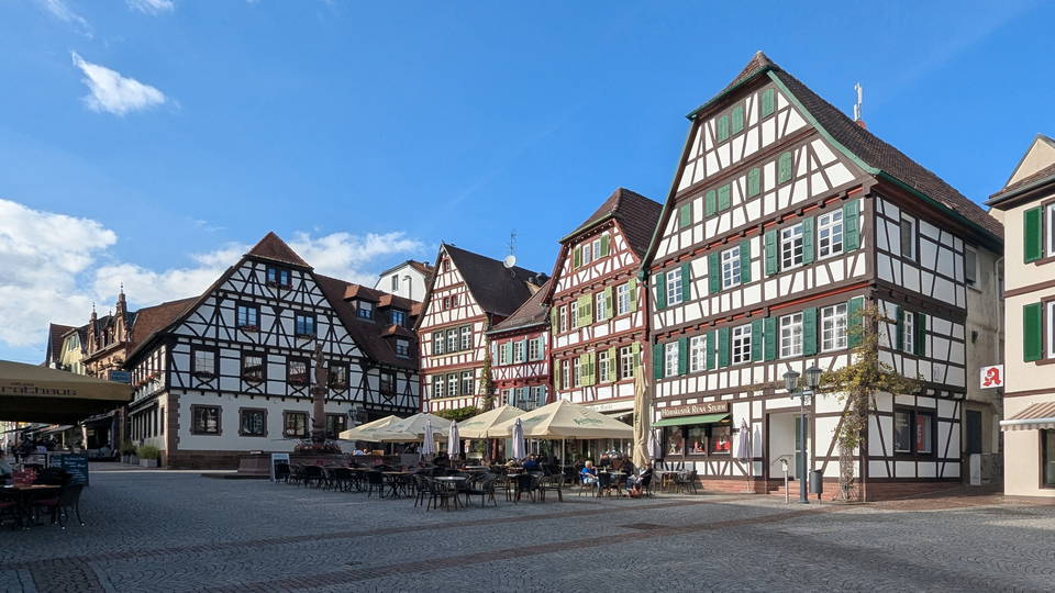Historische Fachwerkhäuser am Brettener Marktplatz