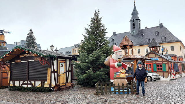 Annaberger Weihnachtsmarkt 2026: lebendige Pyramide und große Bergparade