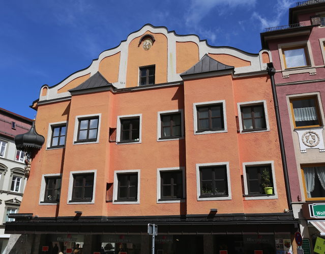 Historische Fassade am Stadtplatz von Traunstein