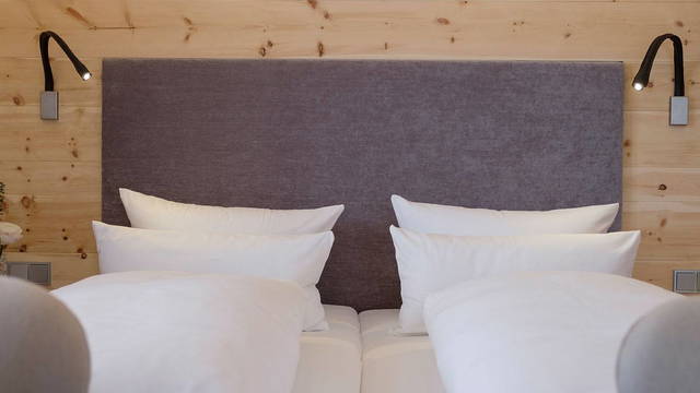 Doppelbett im Zimmer Rubihorn