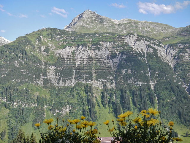 Landschaftsmotiv: Rüfikopf und Seilbahn oberhalb von Lech