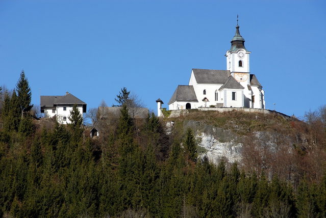 Kirche am Sternberg als Ziel der Wanderrunde