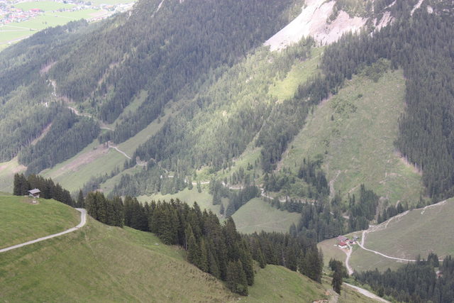Blick vom Nachtsöllberg ins Brixenbachtal zur Brixenbachalm