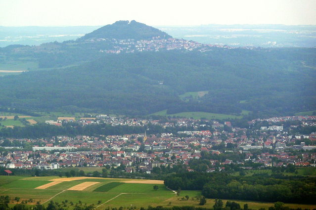 Blick über Eislingen auf den Hohenstaufen