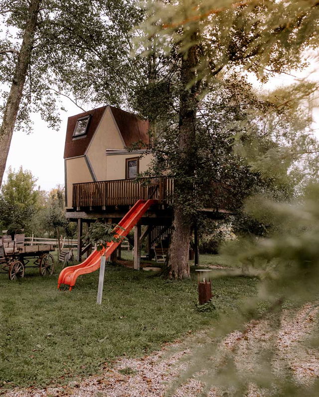 Baumhaus Nest mit Rutsche