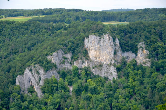 Eichfelsen und Donautal bei Irndorf