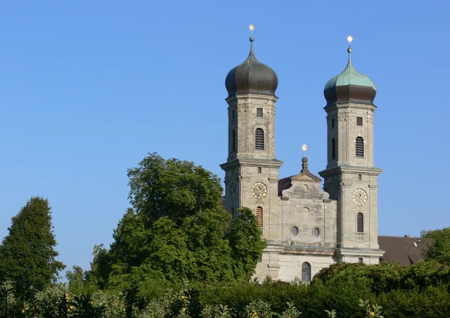 Die beiden Kuppeltürme der Schlosskirche Friedrichshafen