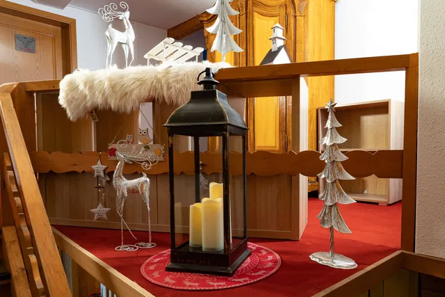 Weihnachtsdekoration im Treppenhaus
