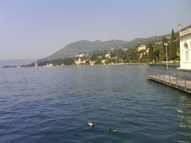 Seeufer und Promenade von Gardone Riviera