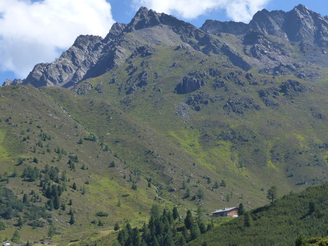 Schweinfurter Hütte im Horlachtal oberhalb von Niederthai