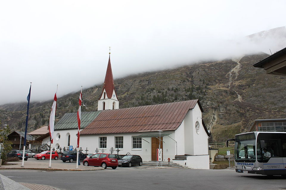 Pfarrkirche Obergurgl – Johannes Nepomuk und moderne Kirchenarchitektur