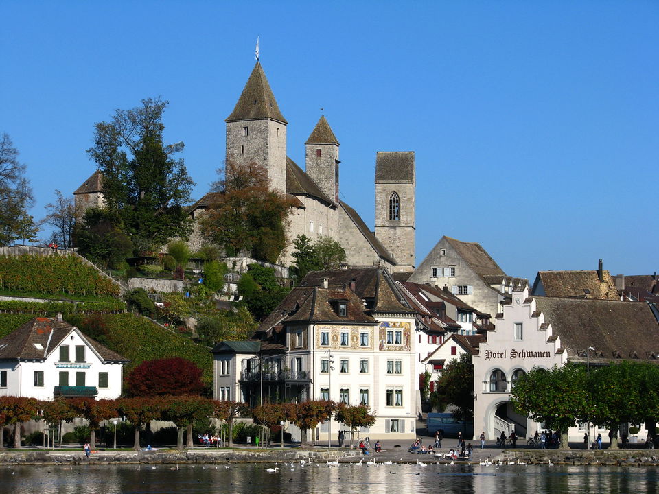 Altstadt Rapperswil – historische Gassen, Rosengärten und Zürichseeblick