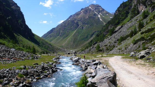 Umgebungsmotiv: Wanderweg und Bach im vorderen Pollestal; keine Aufnahme des Alpengasthofs am Feuerstein