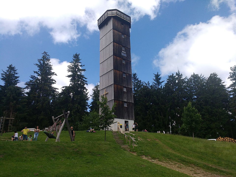 Schwarzer Grat bei Isny – Aussichtsturm, Erlebnisweg & Kiosk
