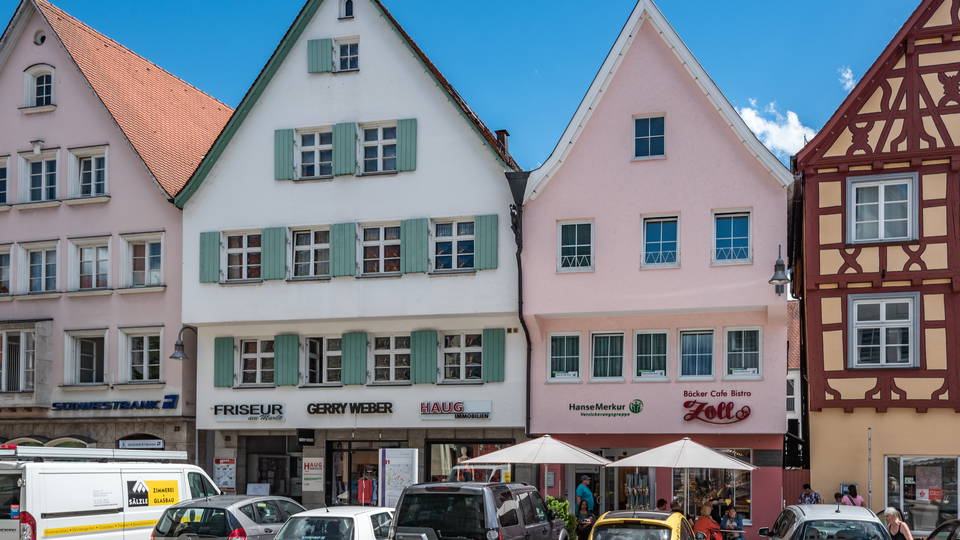 Historische Häuser am Biberacher Marktplatz außerhalb des Schützenfestes