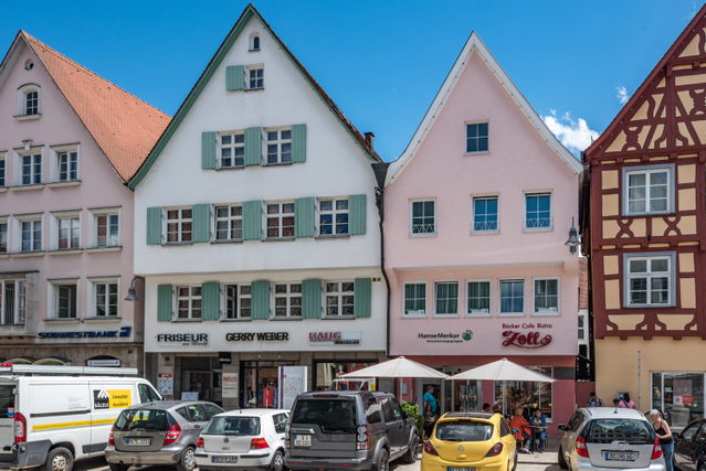 Historische Häuser am Biberacher Marktplatz außerhalb des Schützenfestes
