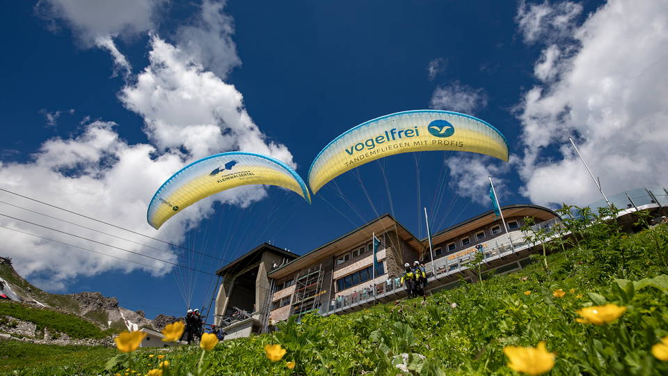 Gleitschirm-Tandemstart am Nebelhorn Höfatsblick
