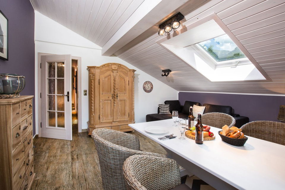 Wohn- und Essbereich der Ferienwohnung Salbei