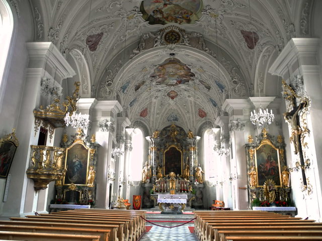 Innenraum der Pfarrkirche St. Veit in Fulpmes
