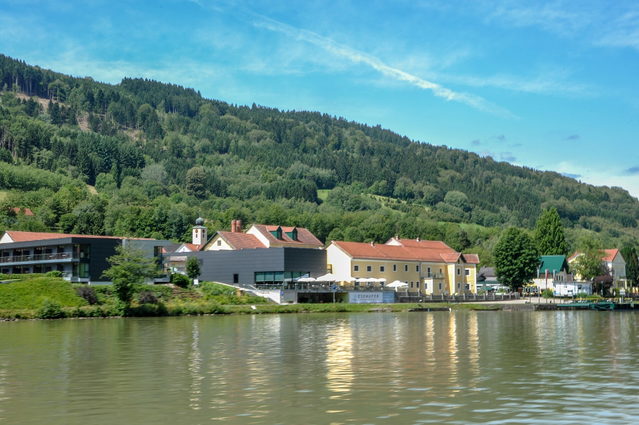 Wesenufer an der Donau als Ausgangsort der 4/4-Blick-Runde