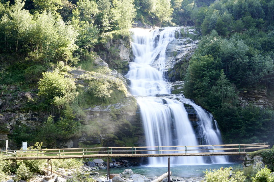 Piumogna-Wasserfall Faido – kostenloses Naturschauspiel in der Leventina