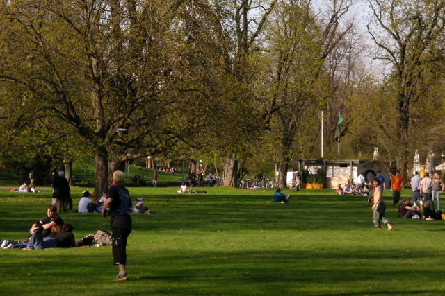 Wiesen und Spazierwege im Stuttgarter Schlossgarten.