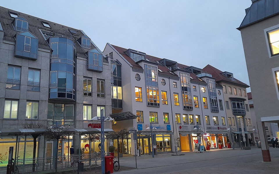 Neu-Ulmer Wochenmarkt auf dem Petrusplatz