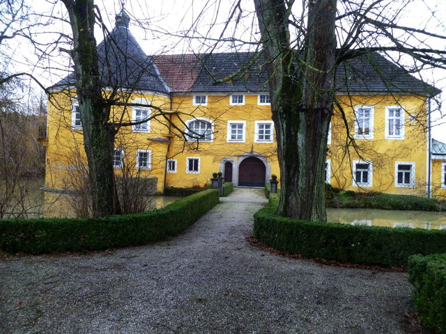Schloss Gallspach von außen als Motiv des Ausgangsorts