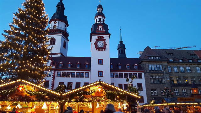 Weihnachtsmarkt Chemnitz 2026: Bergparade und erzgebirgische Weihnachtsfiguren