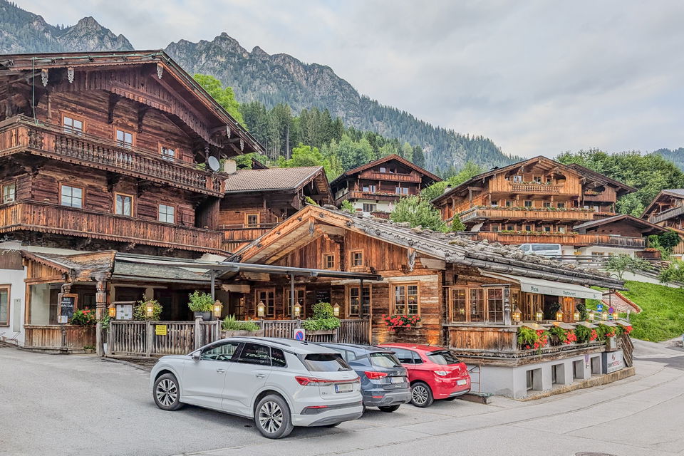 Mühlbachweg Alpbach – Besinnungsweg mit Wasser, Holzbrücke und Spielplatz