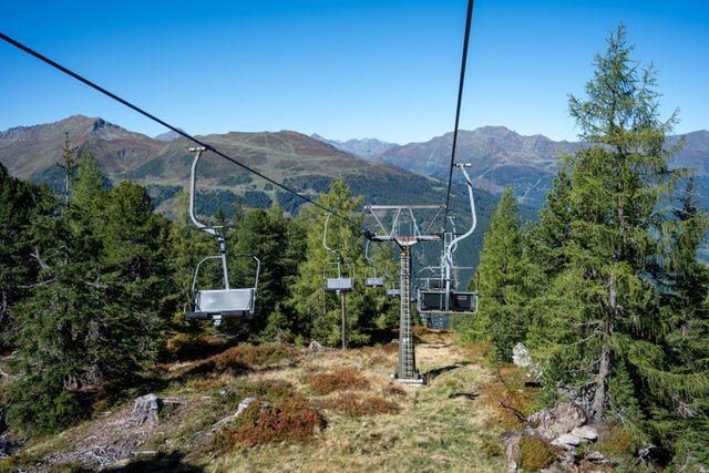 Graukogel-Sessellift im Sommer als Motiv des Zielbereichs der MTB-Auffahrt