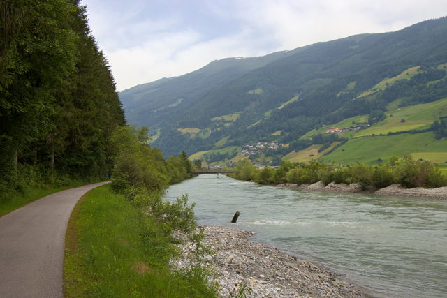 Tauernradweg im Bereich Mühlbach im Pinzgau